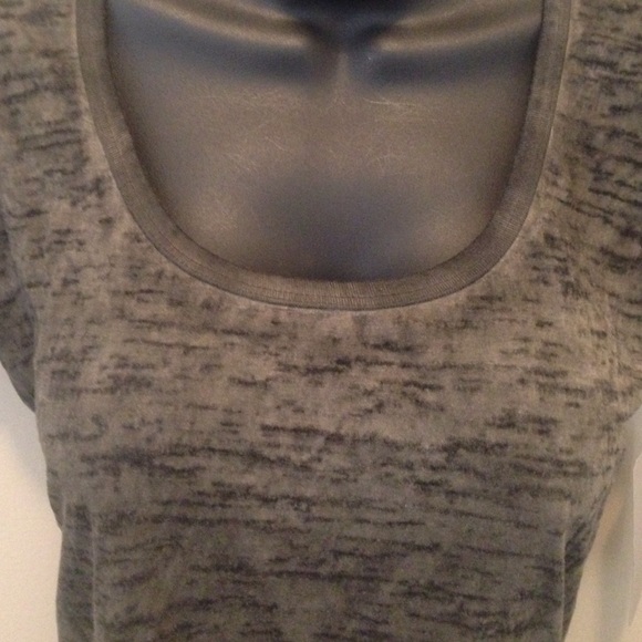 LAST 1βοΈNWT Strappy Back Burnout Tee - Picture 3 of 4