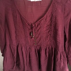 Maroon colored 3 quarter sleeve