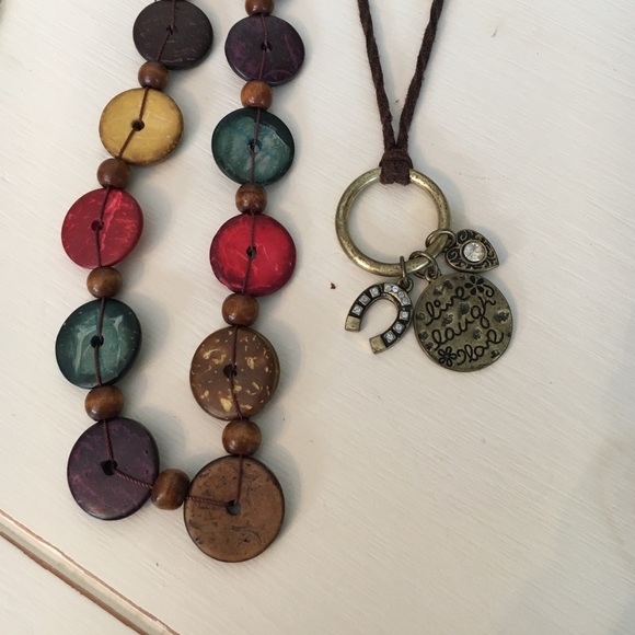 Bundle of necklaces - Picture 2 of 3