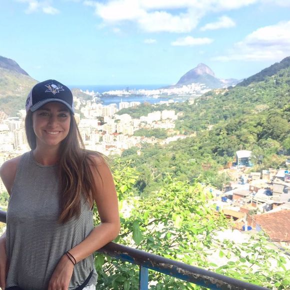 Meet your Posher, Dee