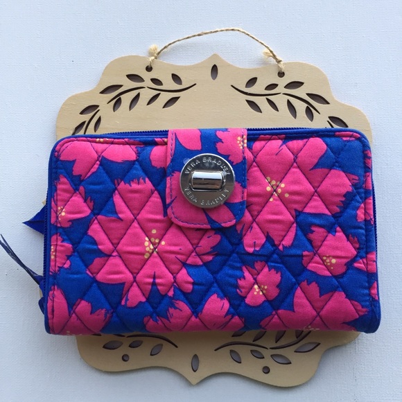 Vera Bradley Accessories - Vera Bradley turn lock wallet art poppies