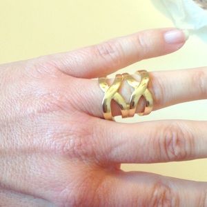 Gold ring, size 7