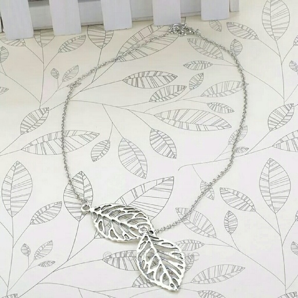 💕2 for $15💕Silver Leaf Pendant Necklace - Picture 2 of 2