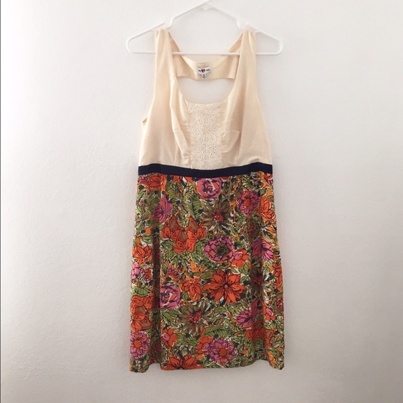 ANTHROPOLOGIE We ❤️ Vera floral dress, size 10.