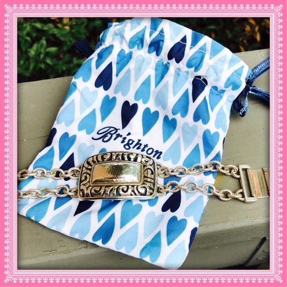 Brighton bracelet never worn except for the pics.