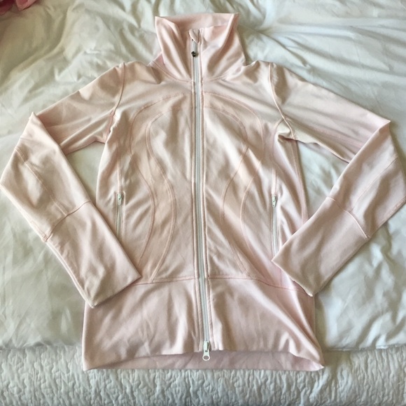 NEWYEARSDAYSALE🙌🏻LULU🍋 light pink jacket