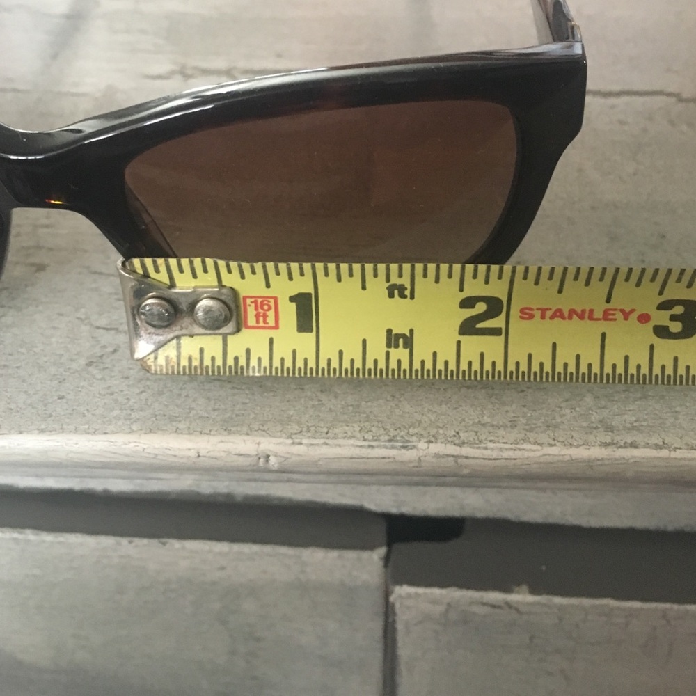 Tory burch sunglasses with case - Picture 9 of 9