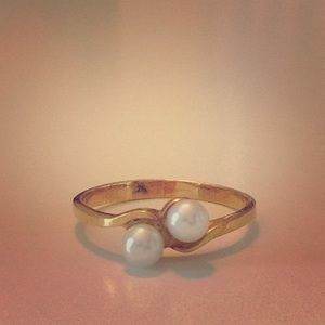 Gold and pearl ring, size 7