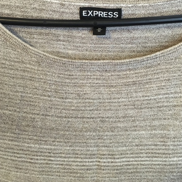 Cute express pullover! - Picture 2 of 4