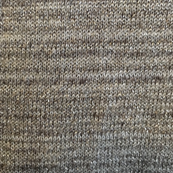 Cute express pullover! - Picture 4 of 4