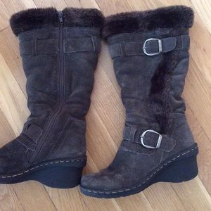 JUST REDUCED 🍂🍁 Gray Suede Leather