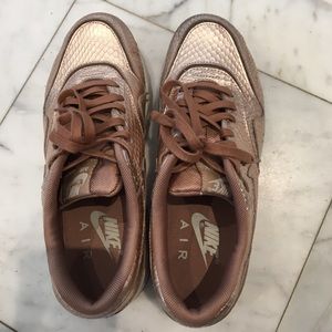 Rose gold Nike Air Max's size 6.5