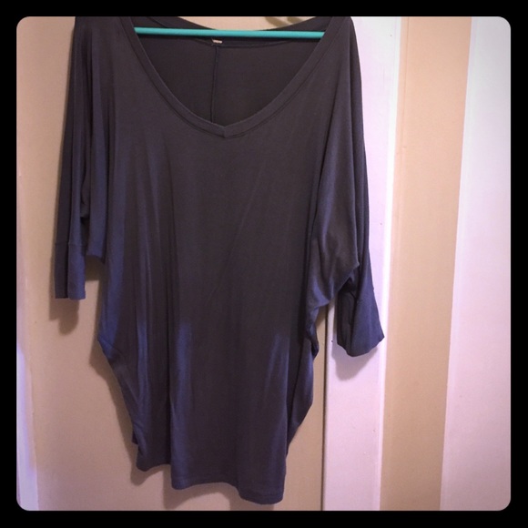 Gray tunic. Soft material. Z supply