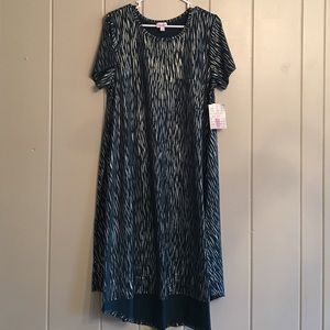 NWT LuLaRoe Elegant Carly - M