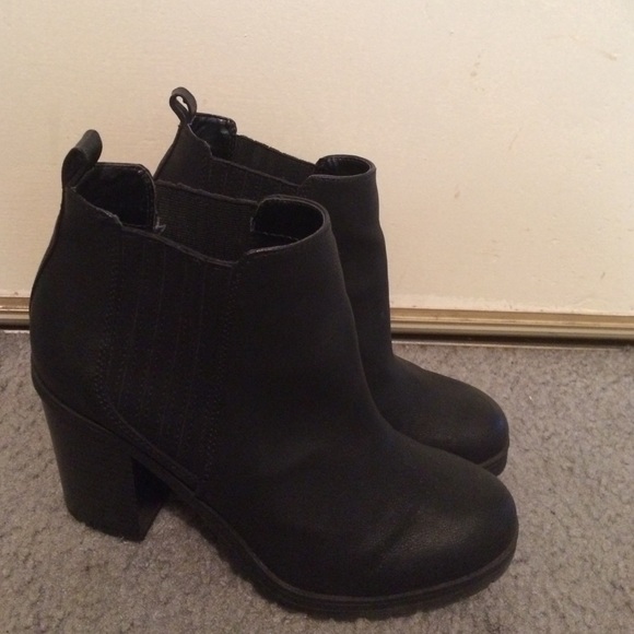 Sam & Libby black ankle boots