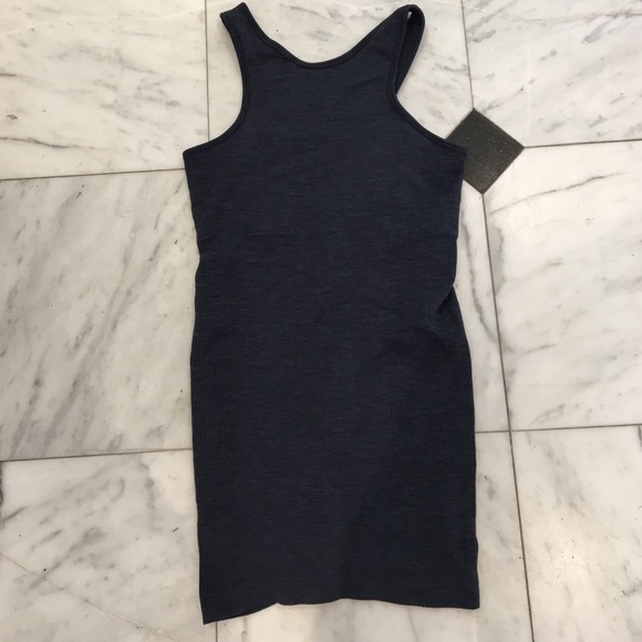 Lululemon workout tank top with shelf bra size 2