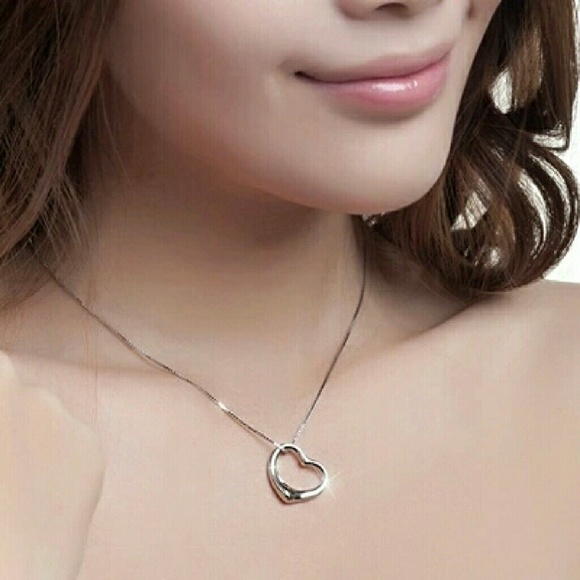 💕2 for $15💕Heart Pendant Necklace - Picture 2 of 2