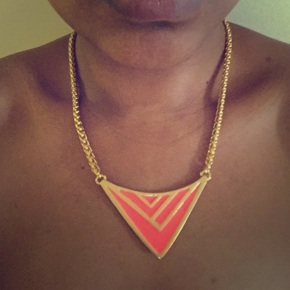 NWOT Chevron necklace