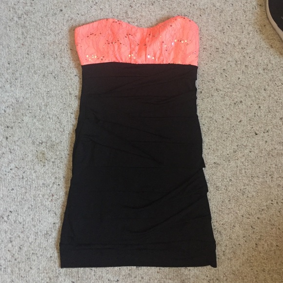 Short formal/prom dress - Picture 1 of 2