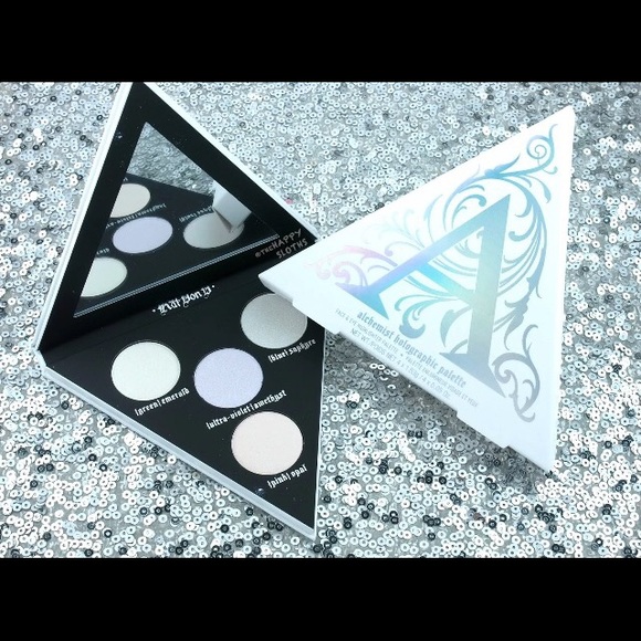 Host Pick Kat Von D Alchemist PALETTE BNIB - Picture 2 of 4
