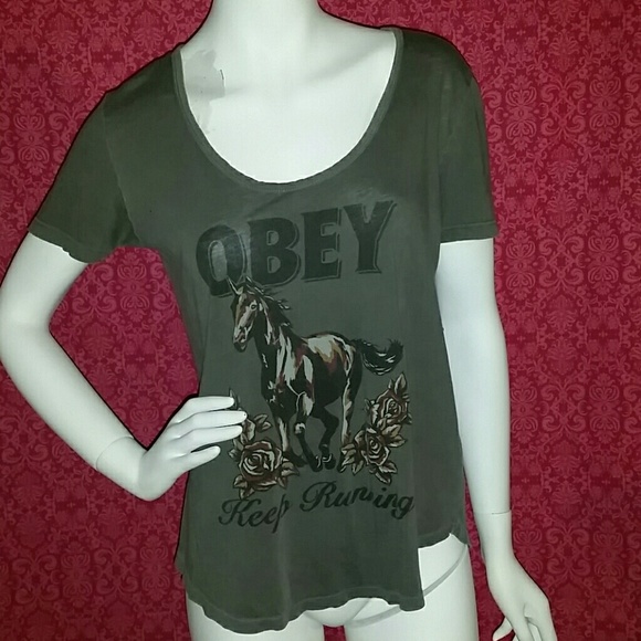 Obey tee