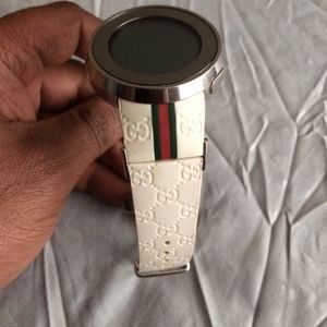 Gucci watch it needs battery