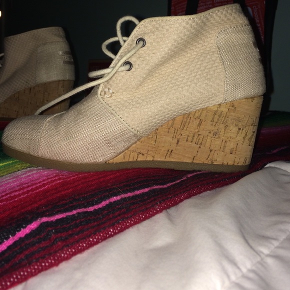 TOMS Shoes - Toms heals