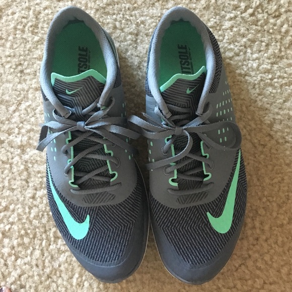 Nike tennis shoe
