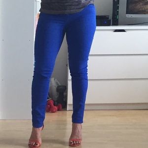 Blue color skinny jeans