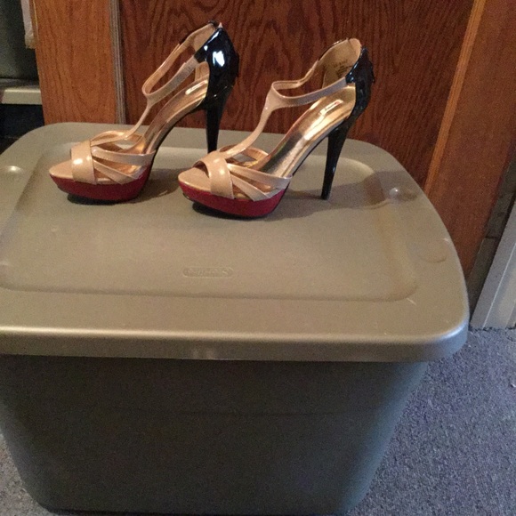 Shoes - Picture 2 of 3