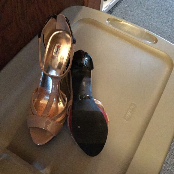 Shoes - Picture 3 of 3