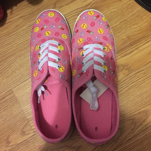 Emoji sneaker woman size 8