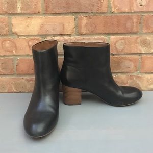 Banana republic leather bootie