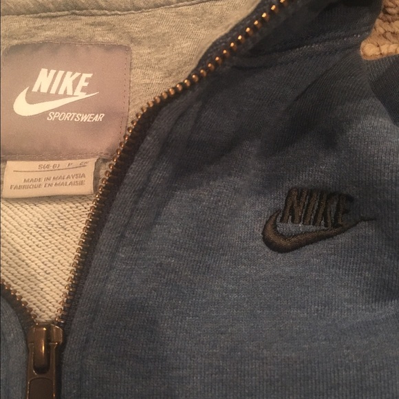 Nike Tops - 💙BLUE NIKE HALF ZIP UP HOODIE