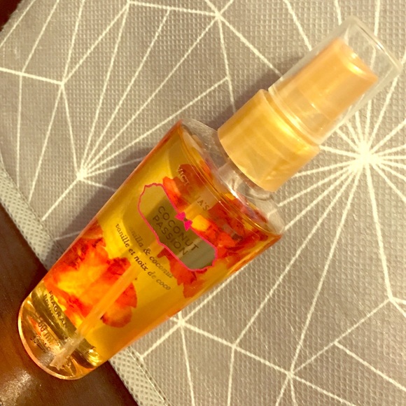 Victoria's Secret Coconut Passion Fragrance Mist