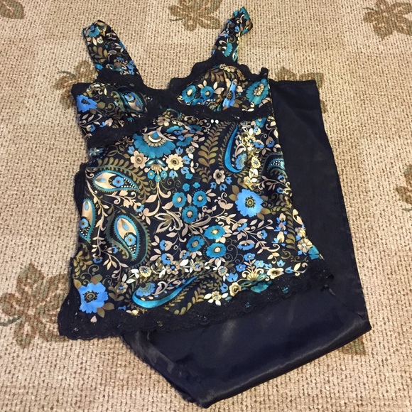 Silky Feeling Pajamas- Size M - Picture 1 of 3