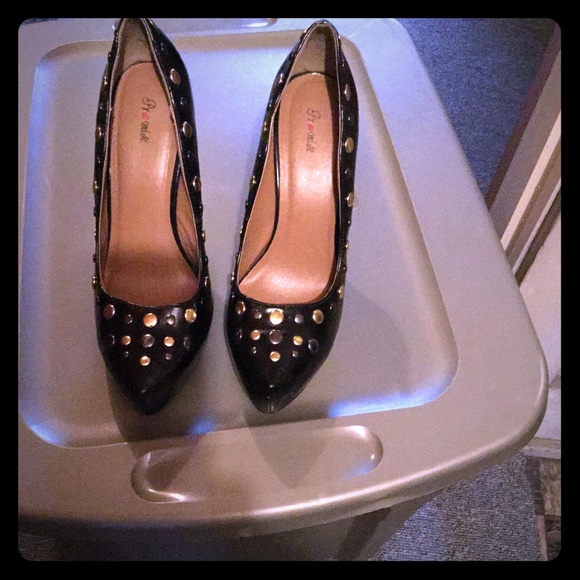 Shoes - Picture 1 of 2