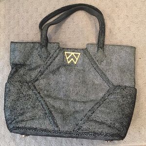Kelly Wynne black and white tote bag