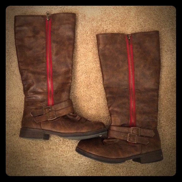 Knee high boots with extra wide calves sz 9-1/2
