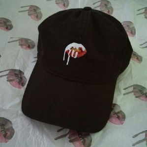Kylie Lips Hat