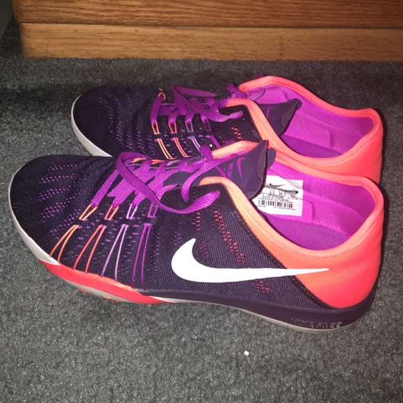 Womens nike free shoes!