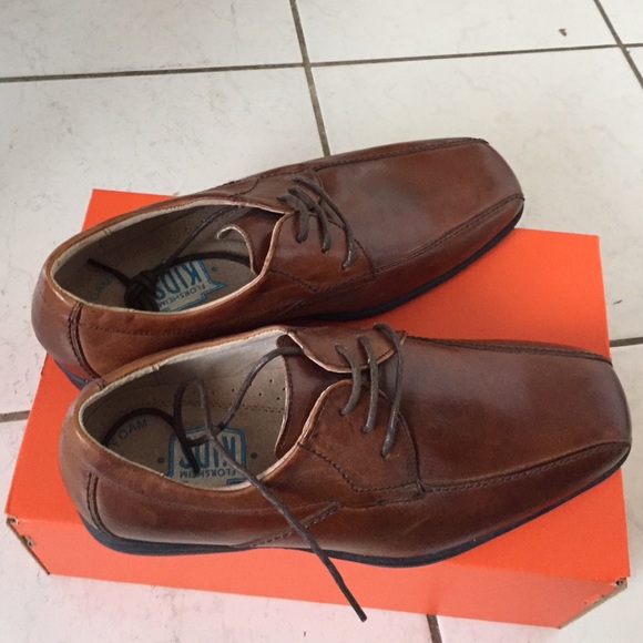 Boys leather shoes size 6