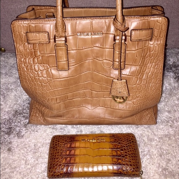 Michael Korea Croc Embossed Leather Bag and Wallet