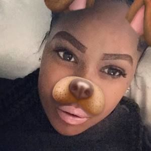 Meet your Posher, Monique