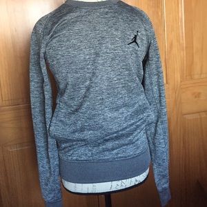 Sweatshirt with pockets