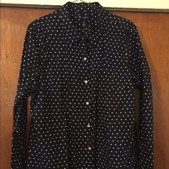 Women's buttoned down shirt