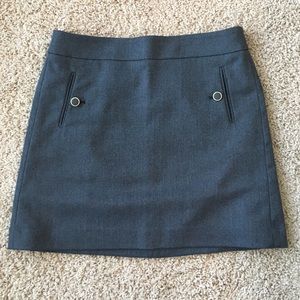 Gray mini skirt with pockets, Loft size 6