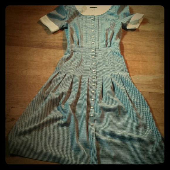 Vintage 90's gingham and pearl dress