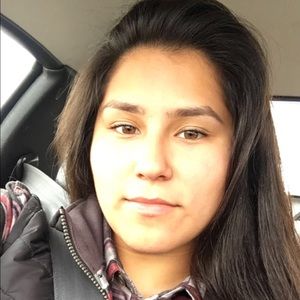 Meet your Posher, Alejandra