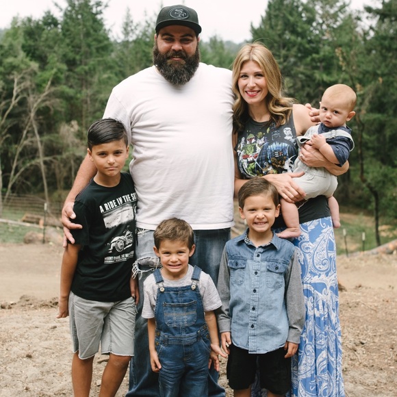 Meet your Posher, Angie. - Picture 2 of 4